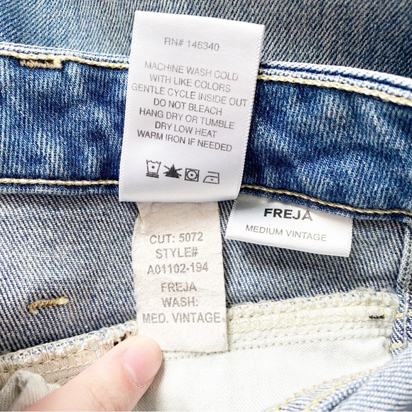 AMO Freja Medium Vintage Denim Wash Front Yoke High Waisted Ankle Crop Jeans 24 - Picture 9 of 12